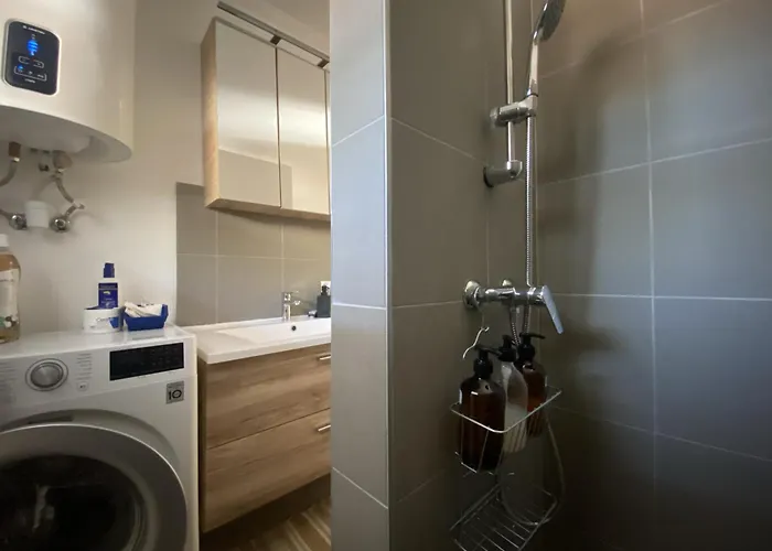 Marika Vendeghaz * Szigetmonostor