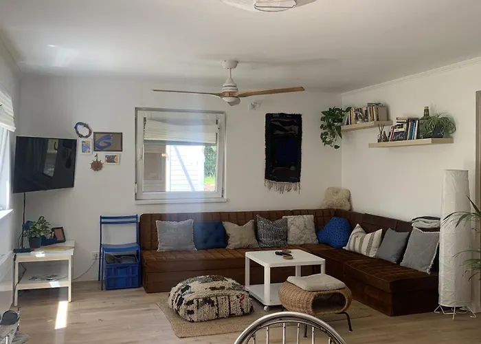 Marika Vendeghaz * Szigetmonostor